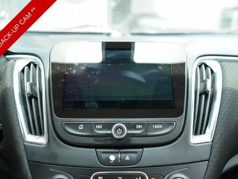 Used 2021 Chevrolet Malibu LT image 20