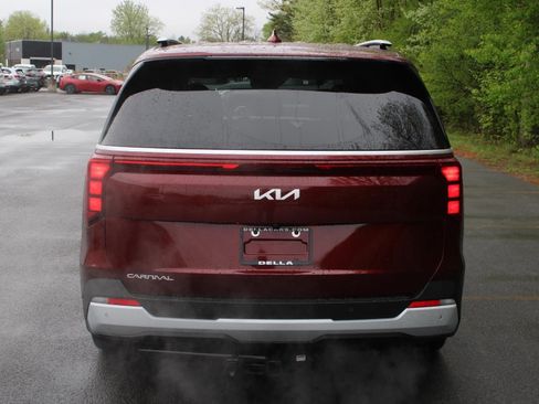 New 2026 Kia Carnival EX FWD image 6