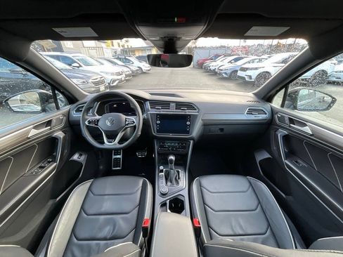 Used 2022 Volkswagen Tiguan SEL R-Line image 15