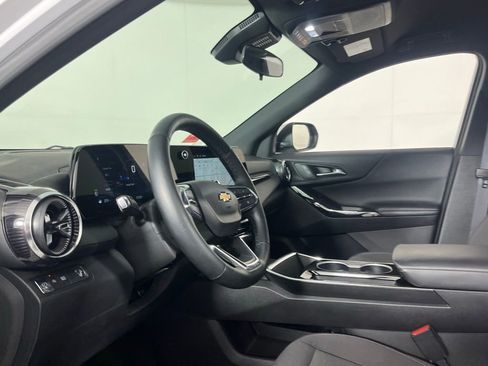 Used 2025 Chevrolet Equinox LT image 24