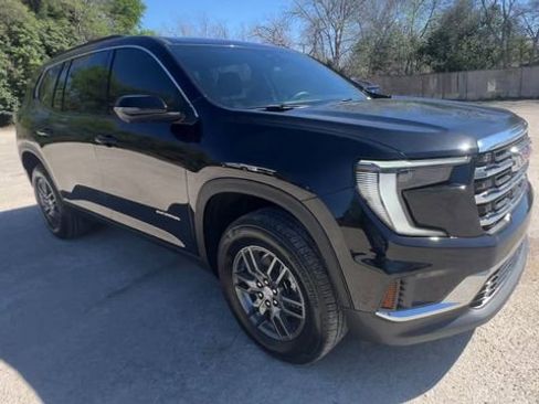 Used 2025 GMC Acadia Elevation image 2