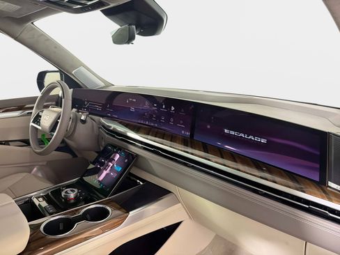 Used 2026 Cadillac Escalade Platinum Sport image 25