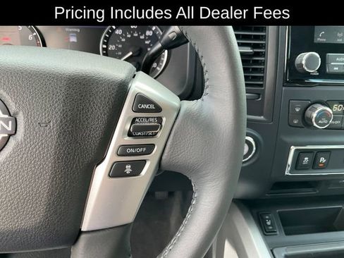 Used 2024 Nissan Titan SV w/ SV Convenience Package RWD image 12