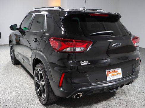 Used 2021 Chevrolet TrailBlazer RS w/ Technology Package FWD image 9