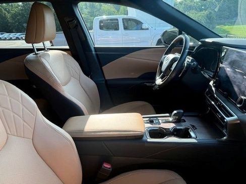Used 2024 Lexus RX 350 Premium w/ Convenience Package AWD/4WD image 11