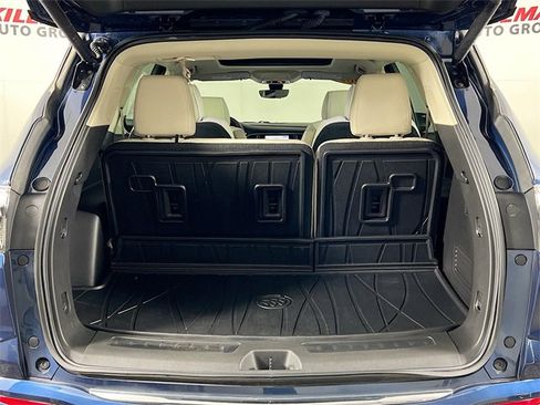 Used 2023 Buick Enclave Avenir w/ Avenir Technology Package image 28
