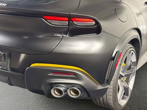 Used 2024 Ferrari Purosangue image 18