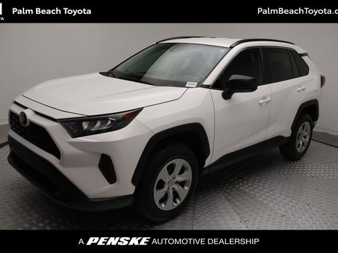 Used 2020 Toyota RAV4 LE FWD image 1