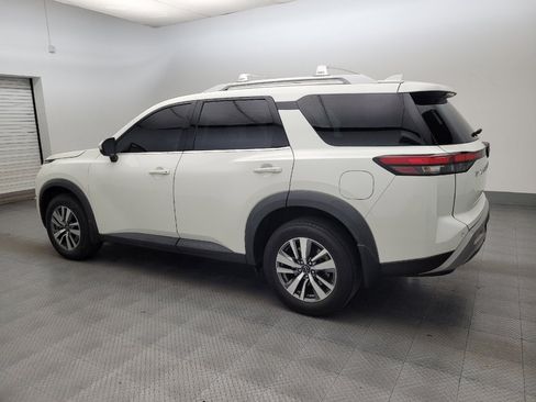 Used 2023 Nissan Pathfinder SL FWD image 3