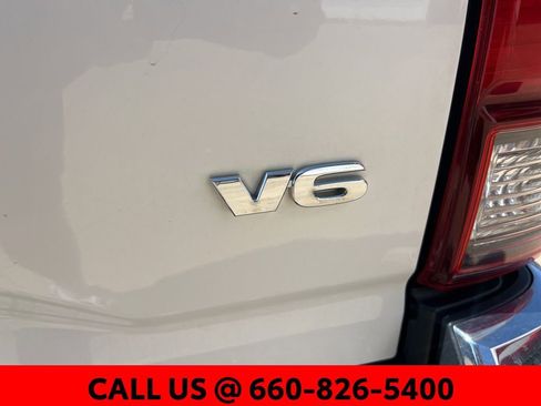 Certified 2018 Toyota Tacoma SR5 image 11