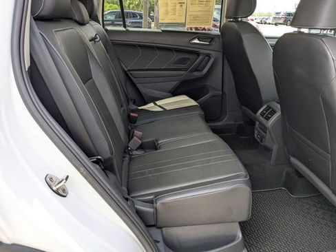 Used 2022 Volkswagen Tiguan SE AWD/4WD image 37
