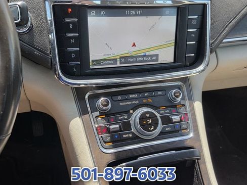Used 2020 Lincoln Continental w/ Premium Package FWD image 18