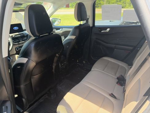 Used 2022 Ford Escape SEL AWD/4WD image 7
