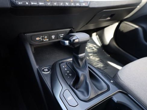 Used 2025 Kia K4 LXS image 26