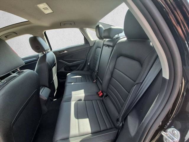 Used 2024 Volkswagen Jetta SE FWD image 15