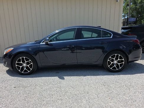 Used 2017 Buick Regal Sport Touring FWD image 11