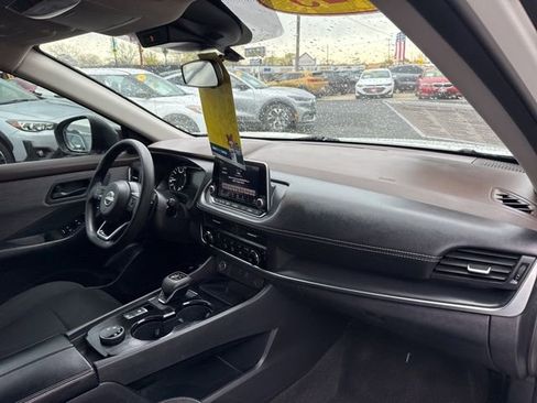 Used 2023 Nissan Rogue S image 20
