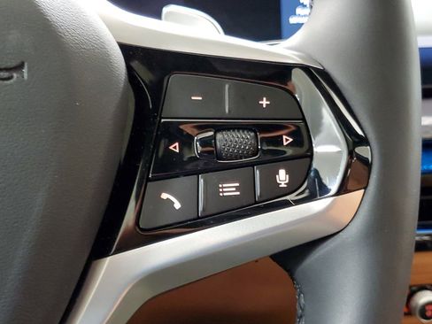 Used 2025 BMW 330i Sedan w/ Convenience Package image 21