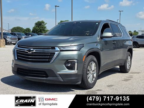 Used 2023 Chevrolet Traverse LT FWD image 3