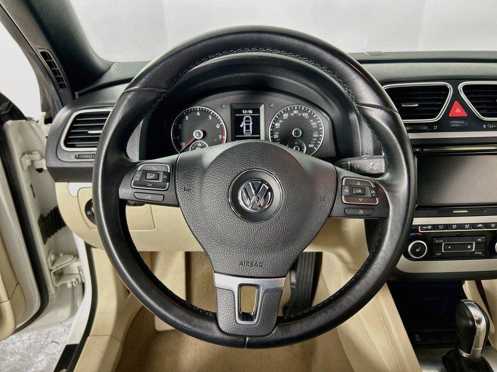 Used 2012 Volkswagen Eos Komfort FWD image 11