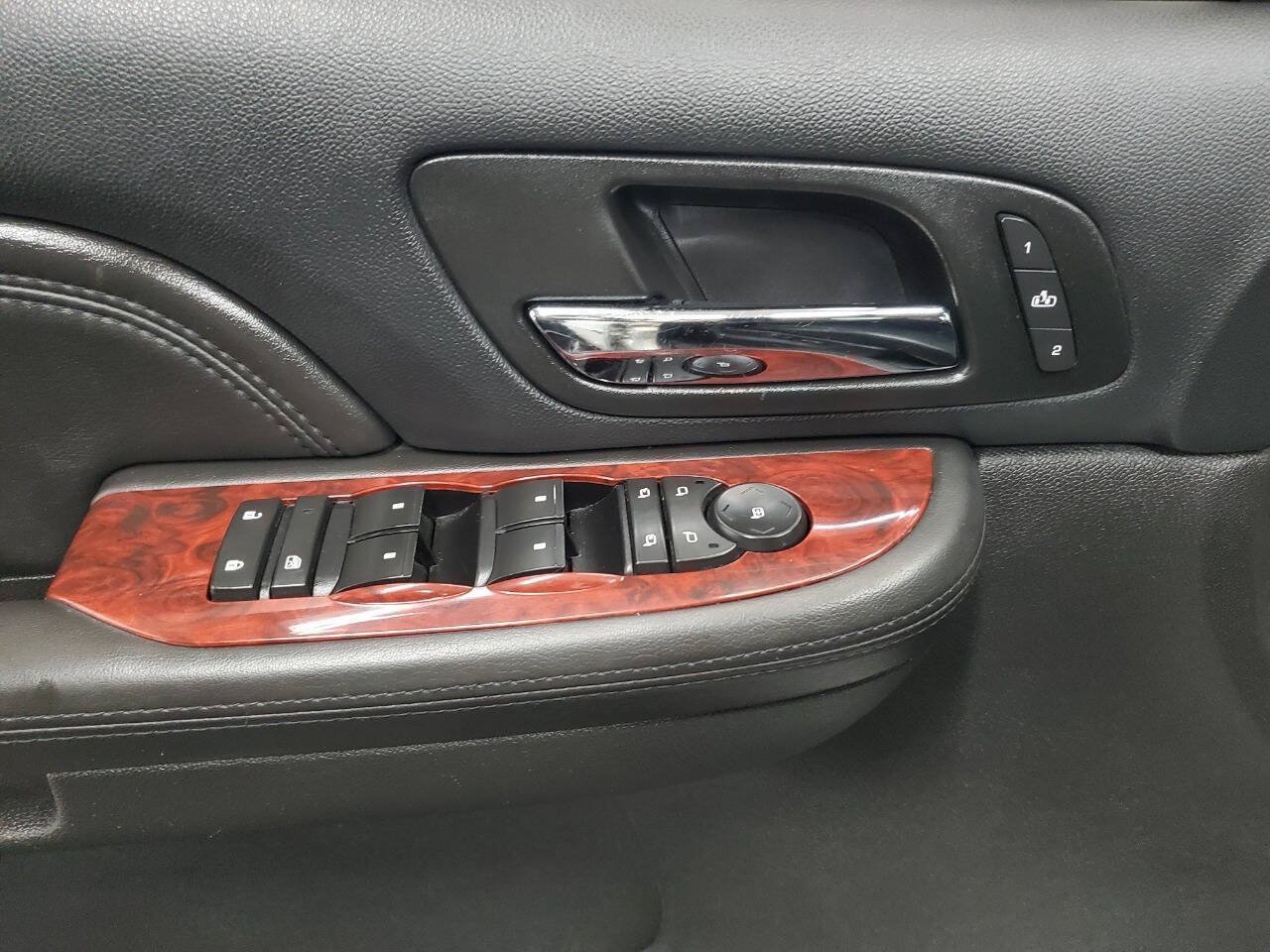 Used 2009 Cadillac Escalade 4WD Hybrid image 10