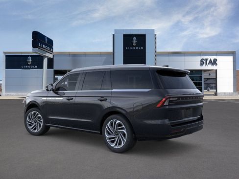 New 2026 Lincoln Navigator Reserve AWD/4WD image 4