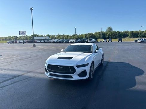 Used 2025 Ford Mustang GT Premium RWD image 4