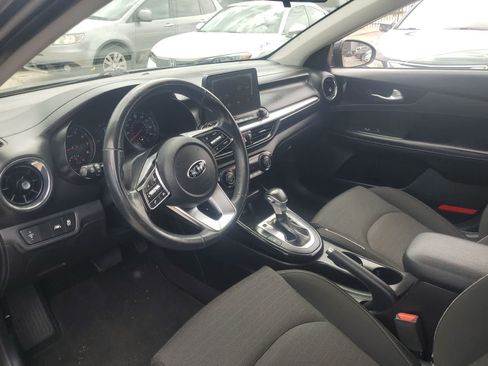 Used 2019 Kia Forte S w/ S Premium Package FWD image 2