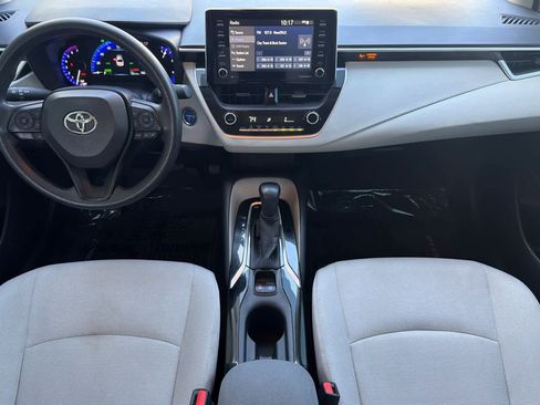 Used 2021 Toyota Corolla LE FWD image 3