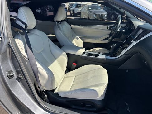 Used 2017 INFINITI Q60 Red Sport 400 image 10