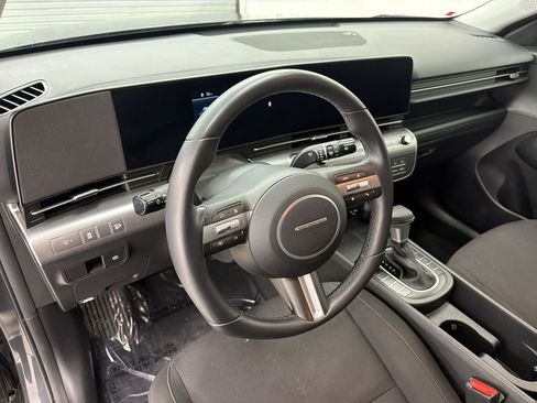 Used 2024 Hyundai Kona SEL FWD image 4