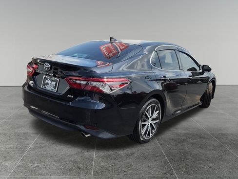 Certified 2022 Toyota Camry XLE FWD image 7