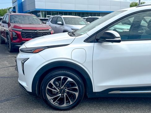 Certified 2023 Chevrolet Bolt EUV Premier FWD image 9