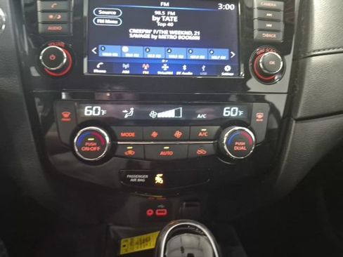 Used 2020 Nissan Rogue SV AWD/4WD image 15