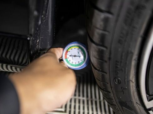 Used 2025 BMW i5 M60 w/ Executive Package image 42