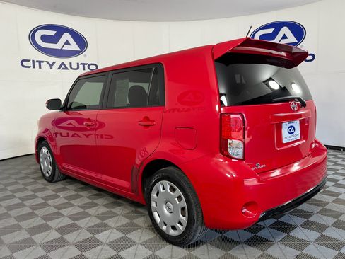Used 2013 Scion xB Base image 4