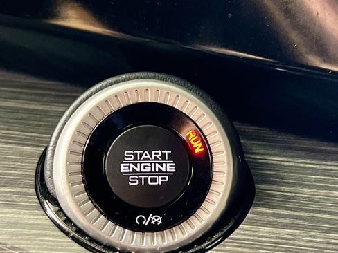 Used 2022 Jeep Wagoneer Series III w/ Premium Group I image 24