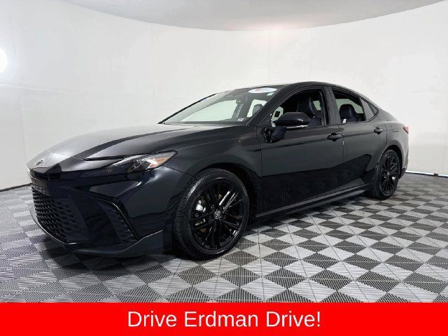 Used 2026 Toyota Camry SE FWD image 3