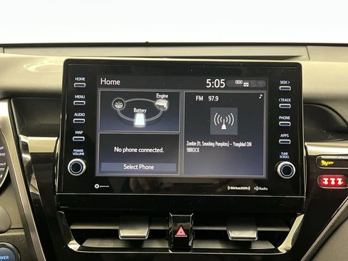 Used 2022 Toyota Camry XSE image 18