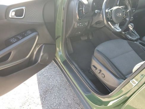 Used 2020 Kia Soul EX image 10