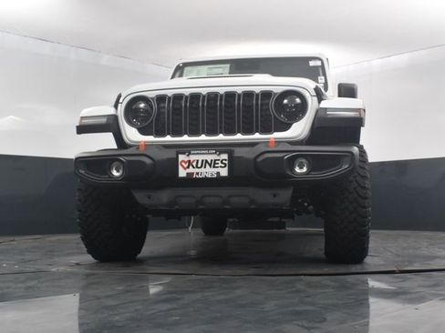 New 2025 Jeep Gladiator Mojave w/ Safety Group image 45