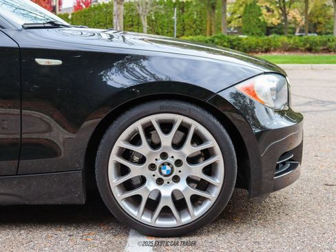 Used 2010 BMW 135i Convertible image 11