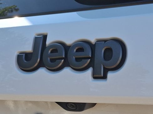 Used 2021 Jeep Grand Cherokee Limited w/ Quick Order Package 28K 80th AWD/4WD image 17