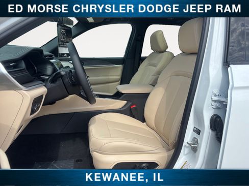 New 2026 Jeep Grand Cherokee Limited AWD/4WD image 9