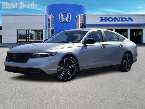 Used 2023 Honda Accord Sport image 2