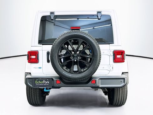 Used 2023 Jeep Wrangler Sahara w/ Cold Weather Group image 7