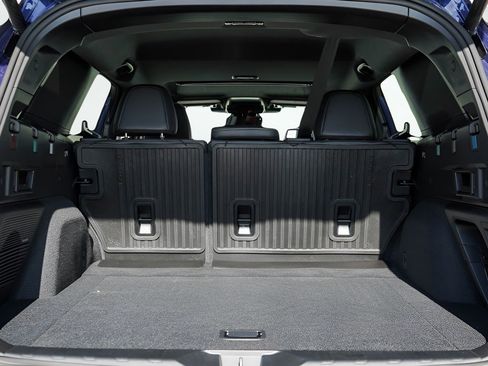 New 2026 Subaru Outback Touring image 8