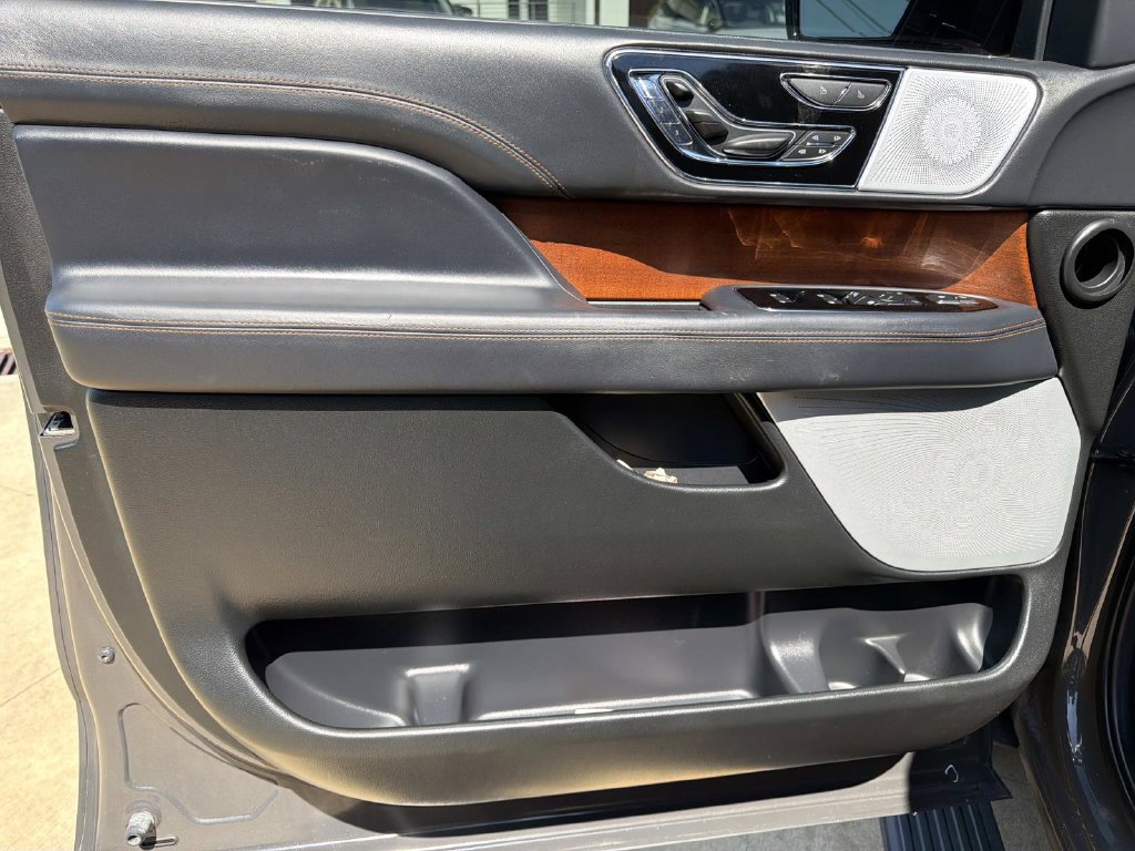 Certified 2024 Lincoln Navigator L Black Label AWD/4WD image 21