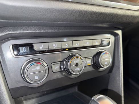 Used 2021 Volkswagen Tiguan SE AWD/4WD image 26