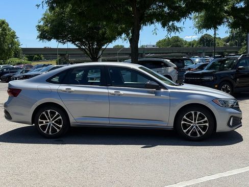 Used 2023 Volkswagen Jetta Sport FWD image 11
